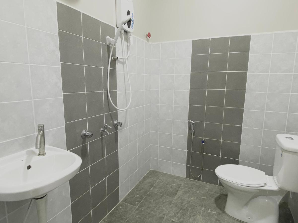 Sasuka Guesthouse Marang Buitenkant foto