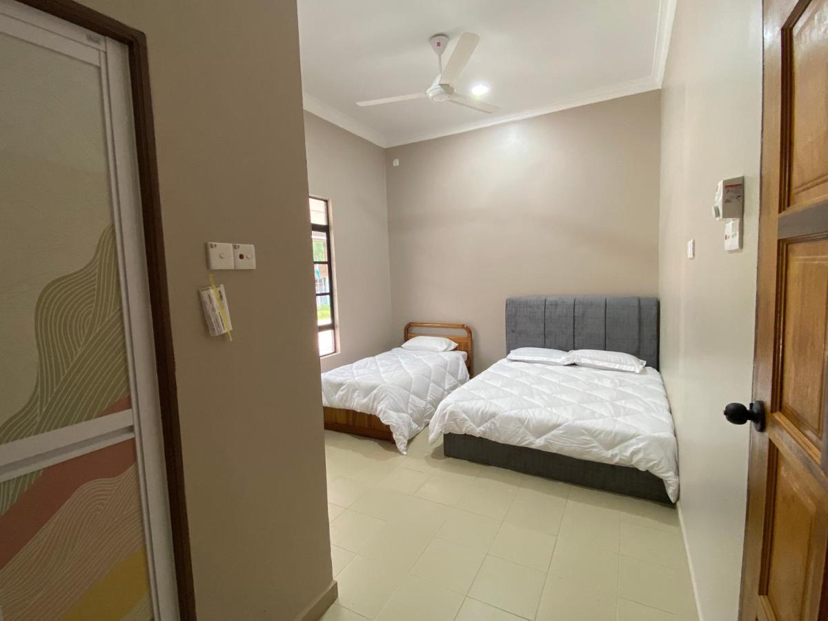 Sasuka Guesthouse Marang Buitenkant foto