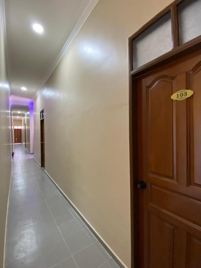 Sasuka Guesthouse Marang Buitenkant foto