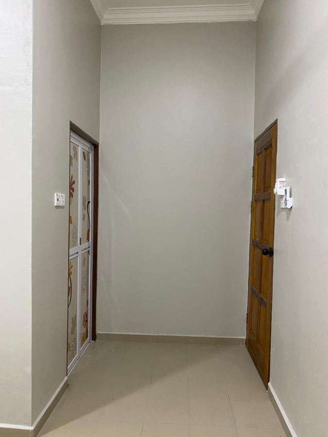Sasuka Guesthouse Marang Buitenkant foto