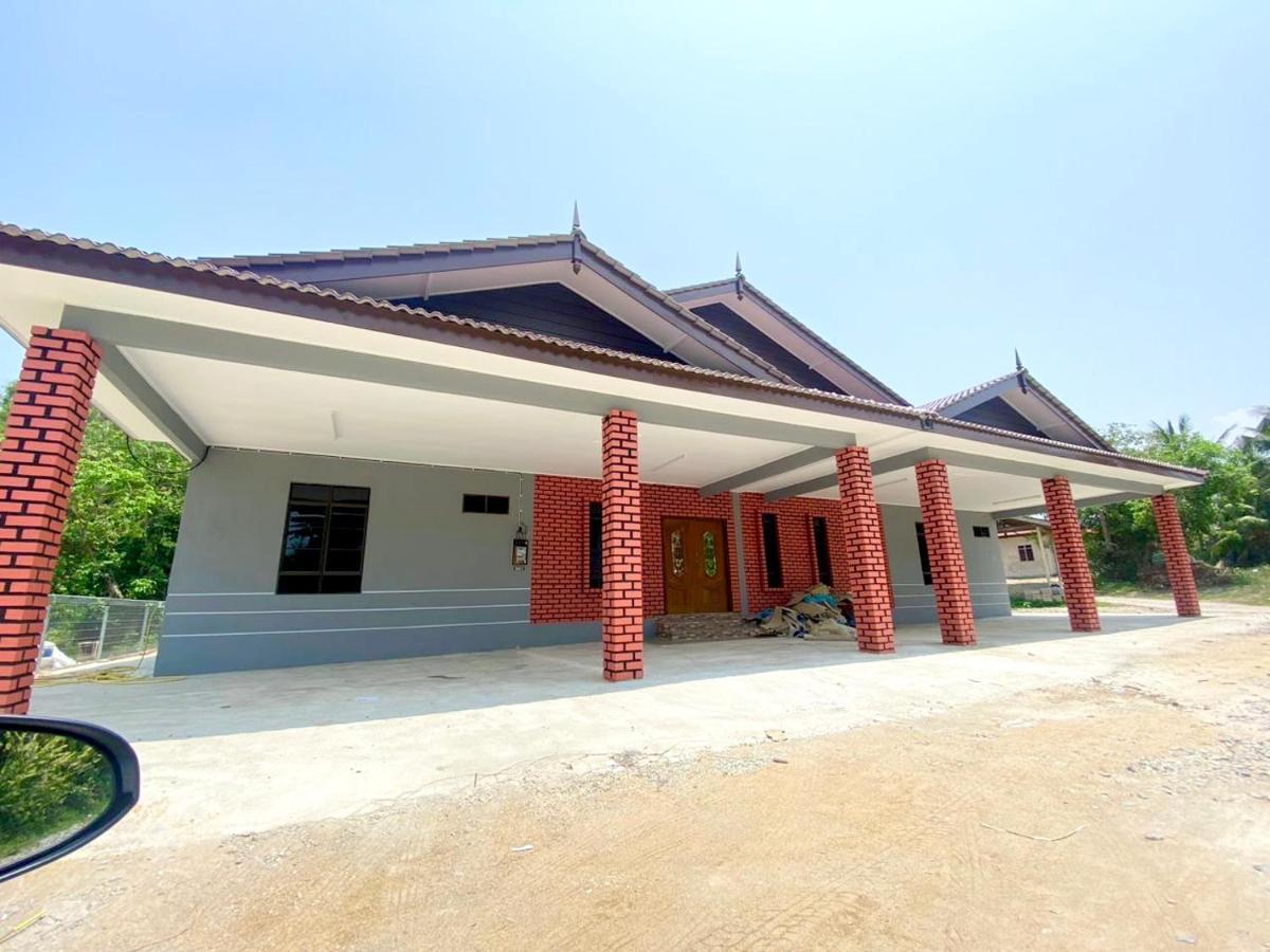 Sasuka Guesthouse Marang Buitenkant foto