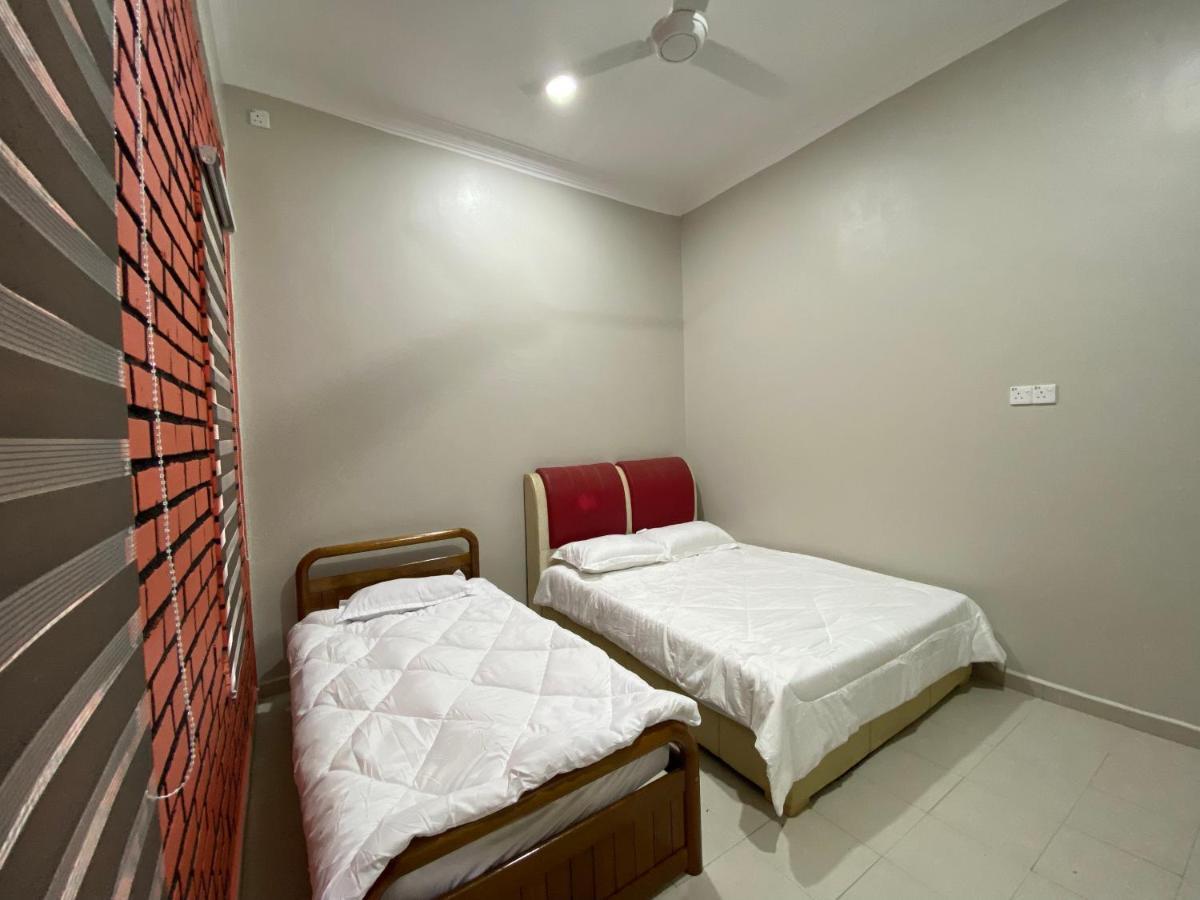 Sasuka Guesthouse Marang Buitenkant foto