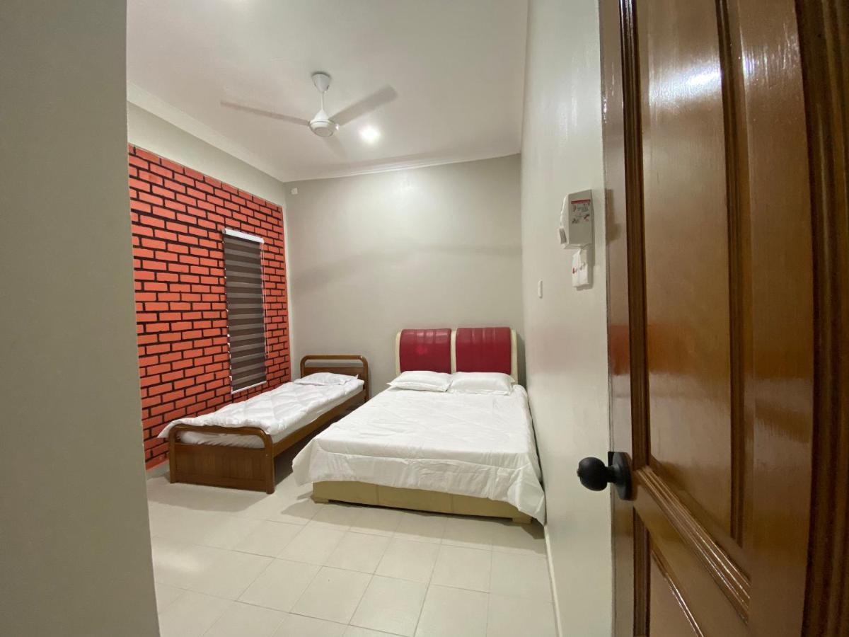 Sasuka Guesthouse Marang Buitenkant foto