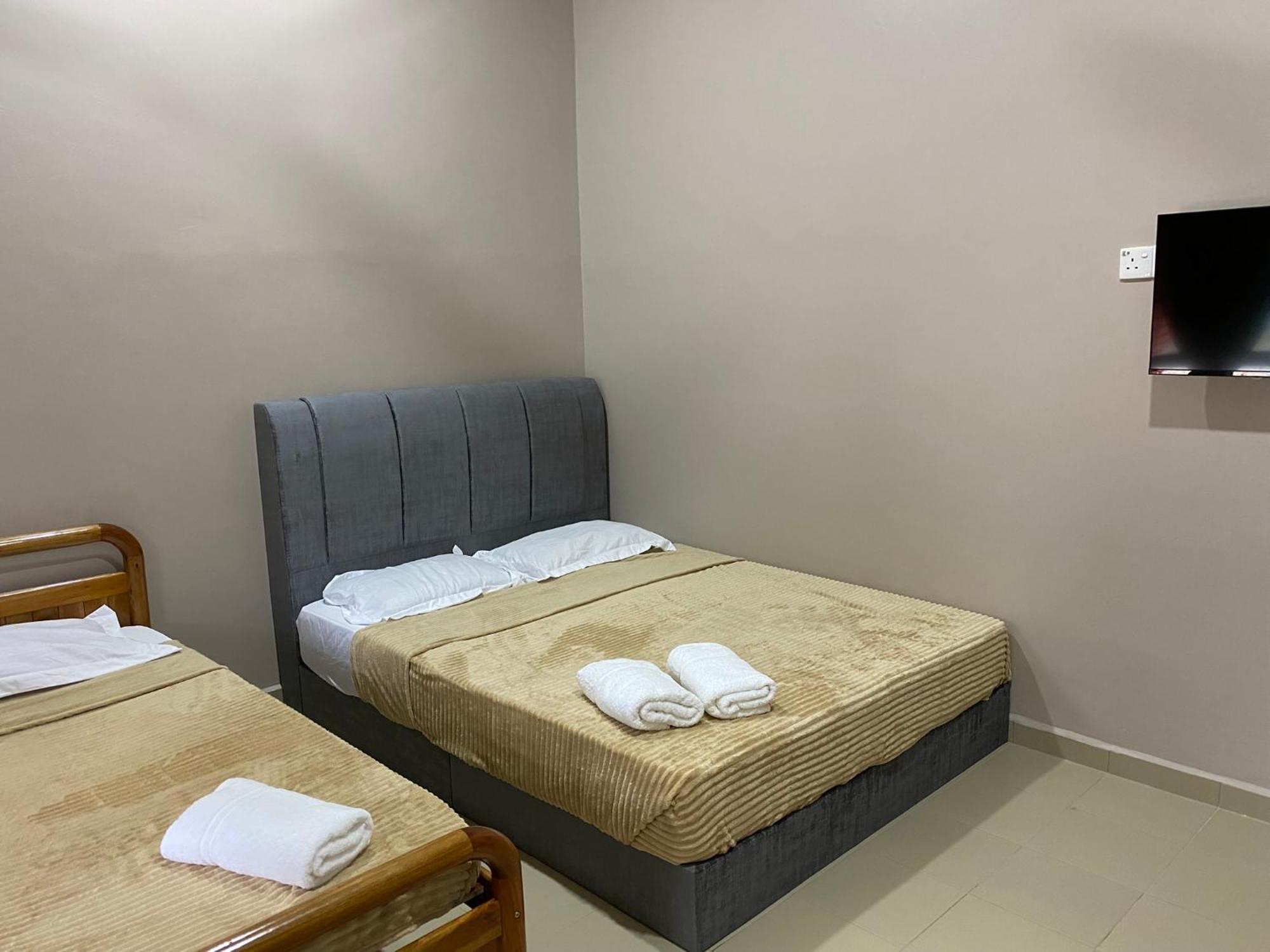 Sasuka Guesthouse Marang Buitenkant foto