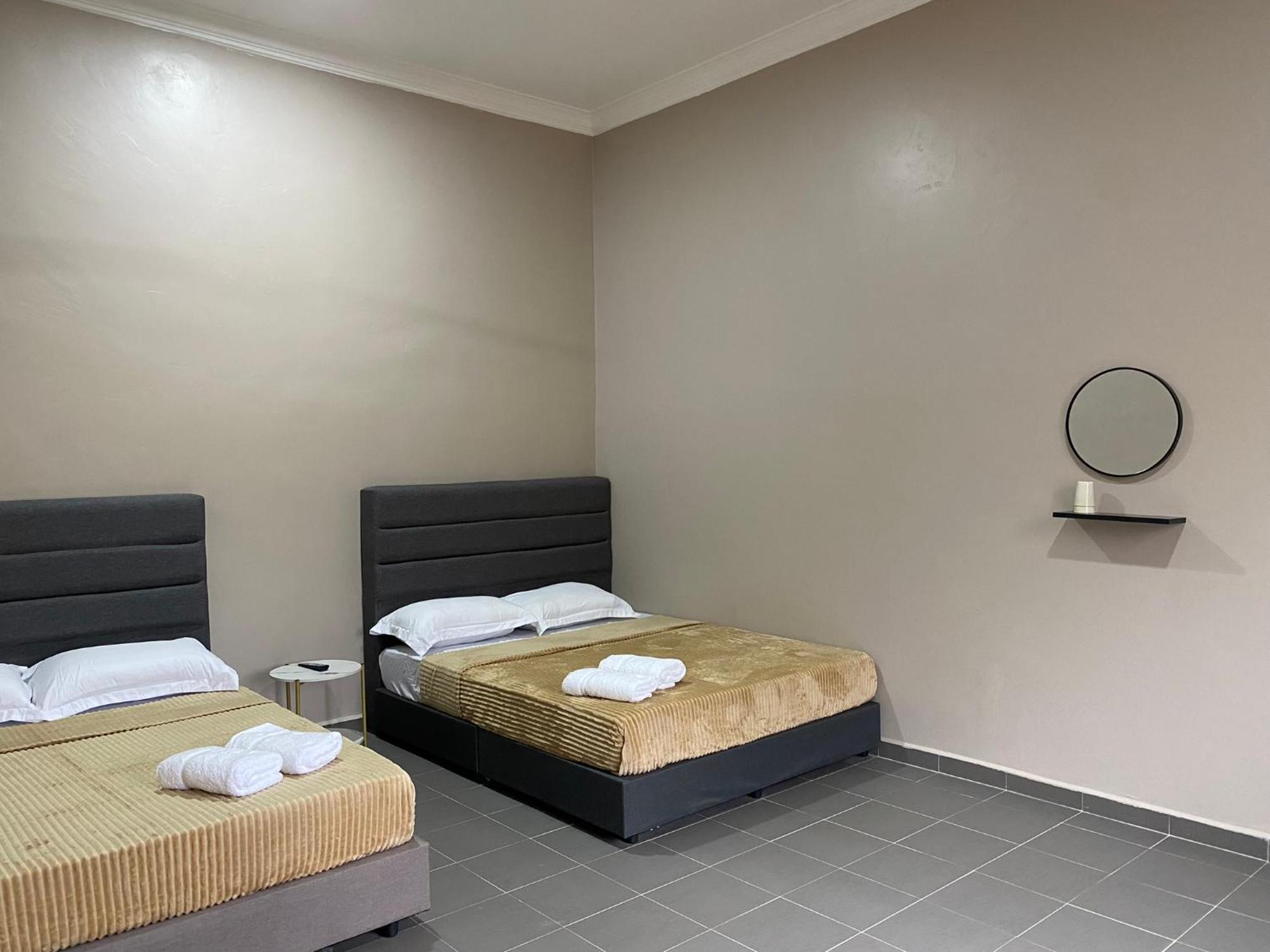 Sasuka Guesthouse Marang Buitenkant foto
